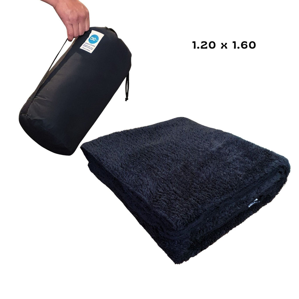 Manta premium “acturismo” semigruesa negra